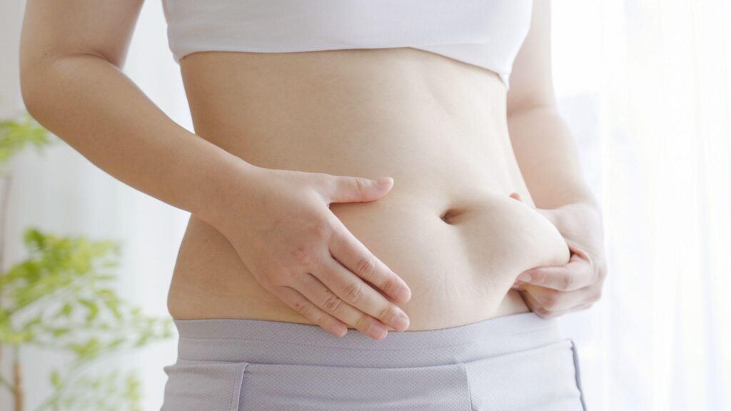 お腹の痩身エステが人気。お腹周りの贅肉で悩む人は多い